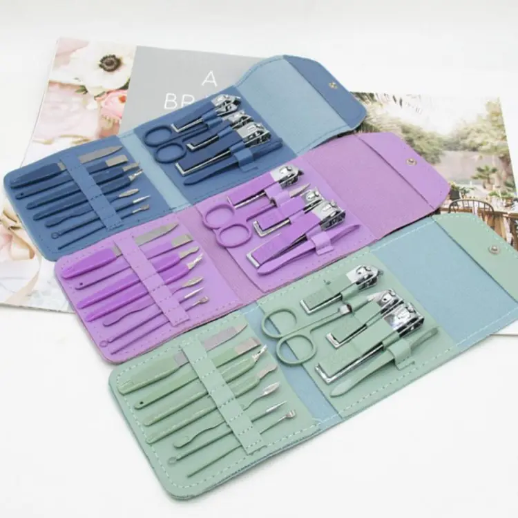 16 in 1 Nail kit Manicure Cutters Nail Clipper Set Household Stainless Steel Ear Spoon Nail Clippers Pedicure Nail Scissors Tool Set (Random Color)