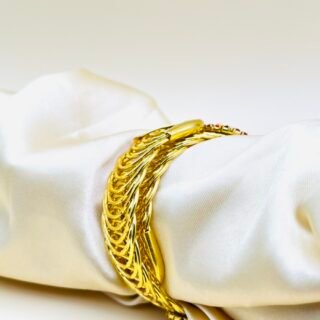 Imported Royal Ruby Crystal Golden Bracelet ? Bold and Radiant Elegance Adjustable Bracelet ? Best Quality Artificial Bracelet For Girls & Women | Bracelet For Every Occasion | Elegant Design - Random Color