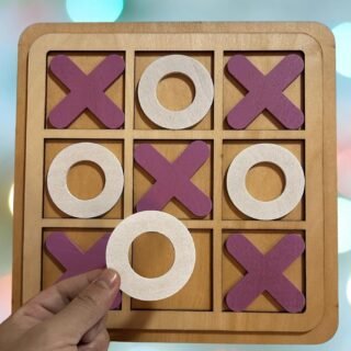 Wooden Tic-Tac-Toe Board Game ? Classic XO Strategy Game for Kids, Toddlers, Preschoolers & Adults ? Educational, Durable & Portable 30cm Wooden Board ? Ideal Birthday Gift, Party Favour & Family Game (Random Color)